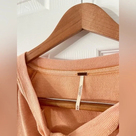 Free People Sweet Jane Pullover Top Sweatshirt blush pink- Size Medium - Picture 3 of 6